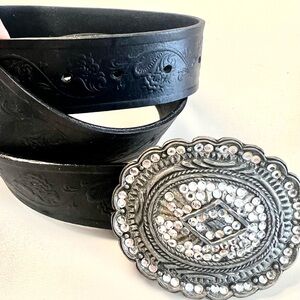 EXPRESS Black Embossed Rhinestone Buckle Belt. Leather Size Med 31"-39". NWOT.